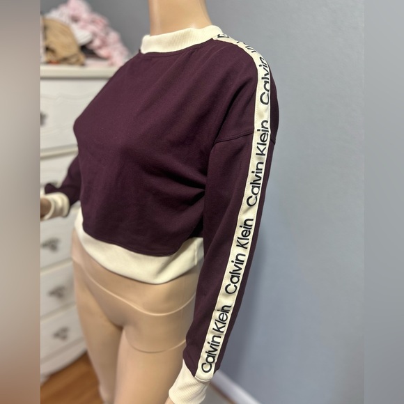 Calvin Klein Performance Tops - NWOT Calvin Klein Performance crop top size small